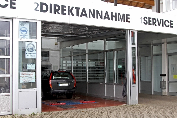 zu sehen ist die Werkstatt im Jahre 1998